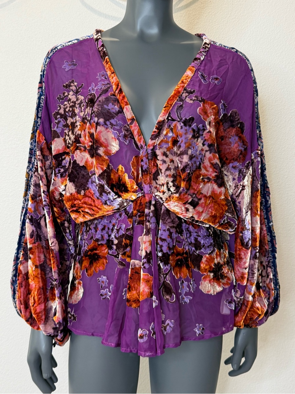Free People Bonnie Burnout Velvet Floral V-Neck Blouse Purple Size L Bohemian